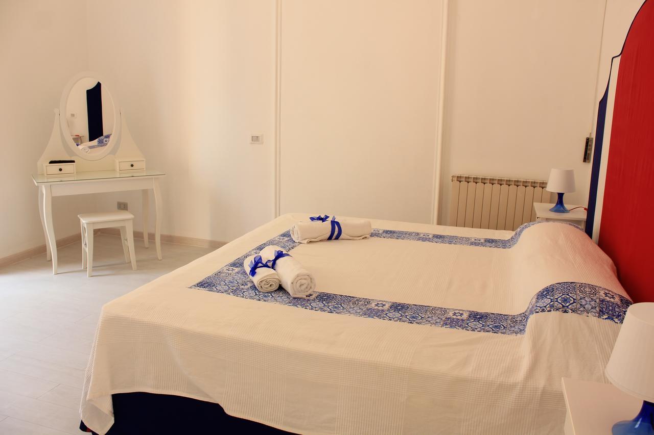 B&B Vitruvio Suites Formia Værelse billede