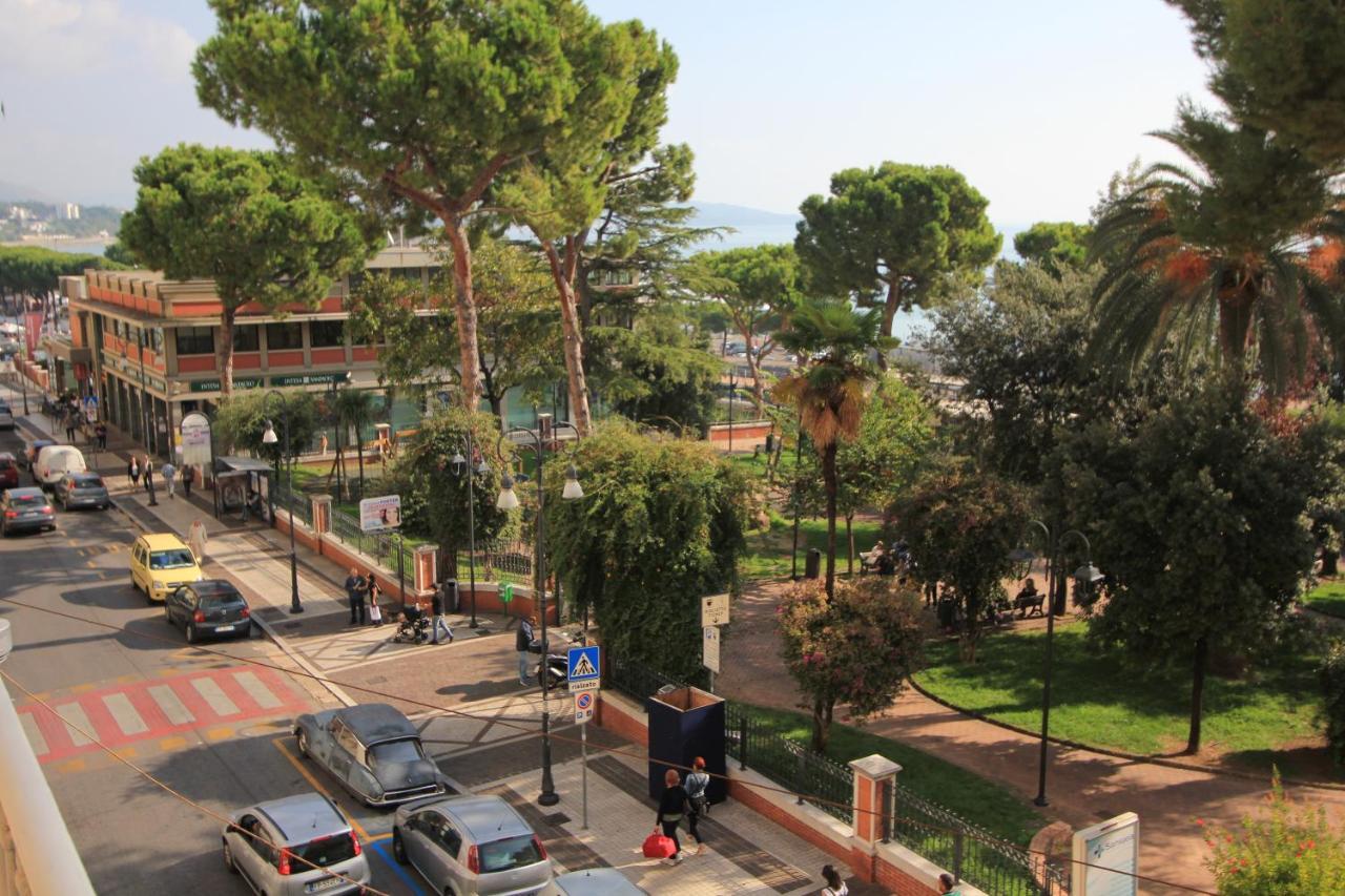 B&B Vitruvio Suites Formia Eksteriør billede